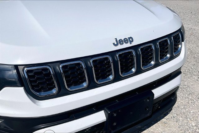 Used 2024 Jeep Compass Latitude AWD/4WD image 28