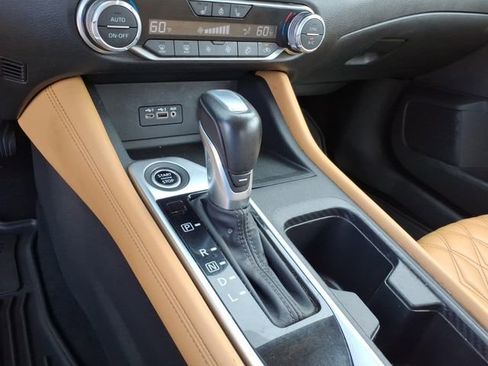 Used 2023 Nissan Sentra SV w/ SV Premium Package FWD image 14