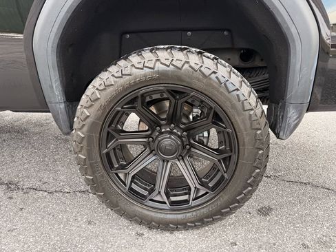 Used 2025 GMC Sierra 2500 Denali image 33