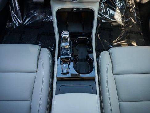 Used 2026 Volvo XC40 B5 Ultra w/ Protection Package Premier AWD/4WD image 28