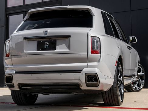 New 2027 Rolls-Royce Cullinan Black Badge AWD/4WD image 2