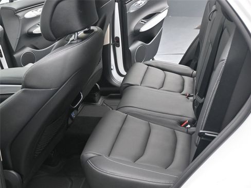 Used 2025 Genesis GV70 2.5T w/ Select Package image 6