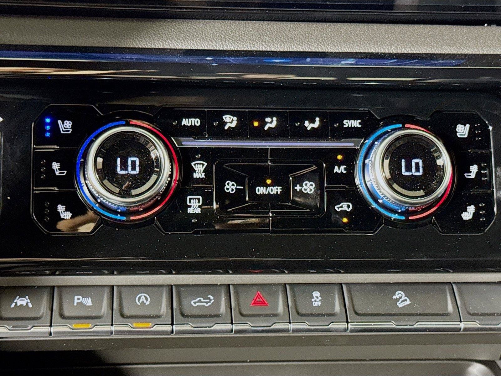 New 2026 GMC Sierra 1500 AT4 w/ AT4 Premium Package AWD/4WD image 10