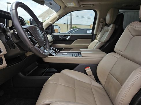 Used 2023 Lincoln Navigator Reserve AWD/4WD image 12