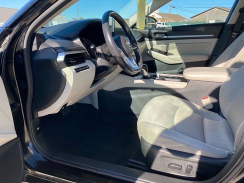 Used 2023 Nissan Altima 2.5 SV w/ SV Premium Package image 30