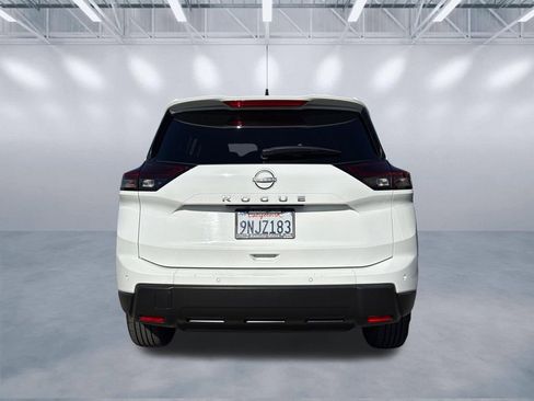 Used 2024 Nissan Rogue S image 5
