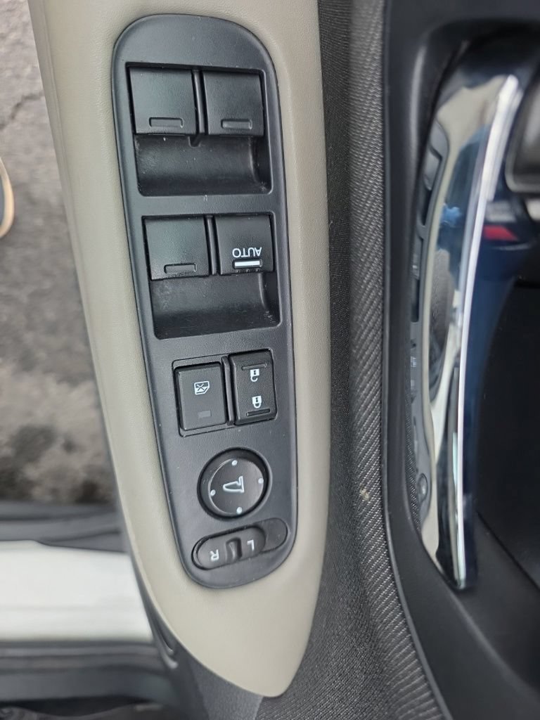 Used 2022 Honda HR-V LX image 12