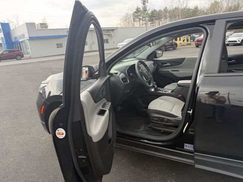 Used 2022 Chevrolet Equinox LS AWD/4WD image 10