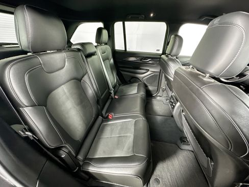 Used 2023 Jeep Grand Cherokee Altitude AWD/4WD image 25
