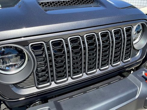 New 2025 Jeep Gladiator Mojave w/ Convenience Group image 16