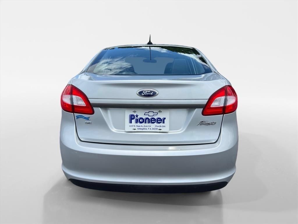 Used 2013 Ford Fiesta SE FWD image 4