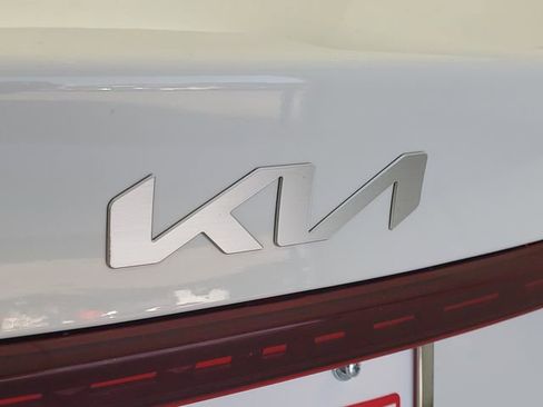 Used 2024 Kia Forte LX image 9