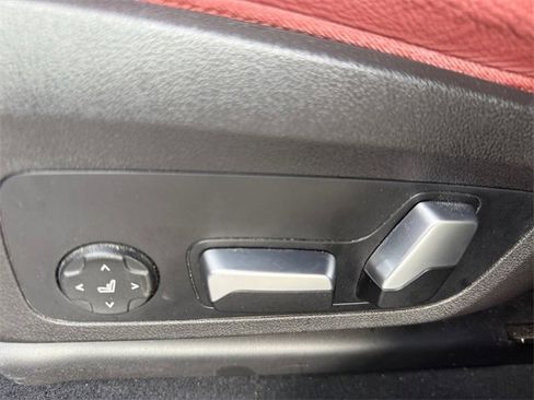 Used 2023 BMW X4 xDrive30i w/ M Sport Package image 12