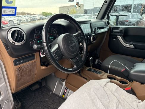 Used 2015 Jeep Wrangler Unlimited Rubicon w/ Max Tow Package image 19