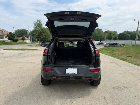 Used 2015 Jeep Cherokee Trailhawk w/ Comfort/Convenience Group AWD/4WD image 8