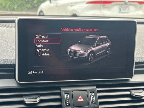 Used 2020 Audi Q5 2.0T Premium Plus w/ Premium Plus Package AWD/4WD image 25