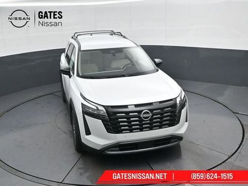 New 2026 Nissan Pathfinder SL image 50