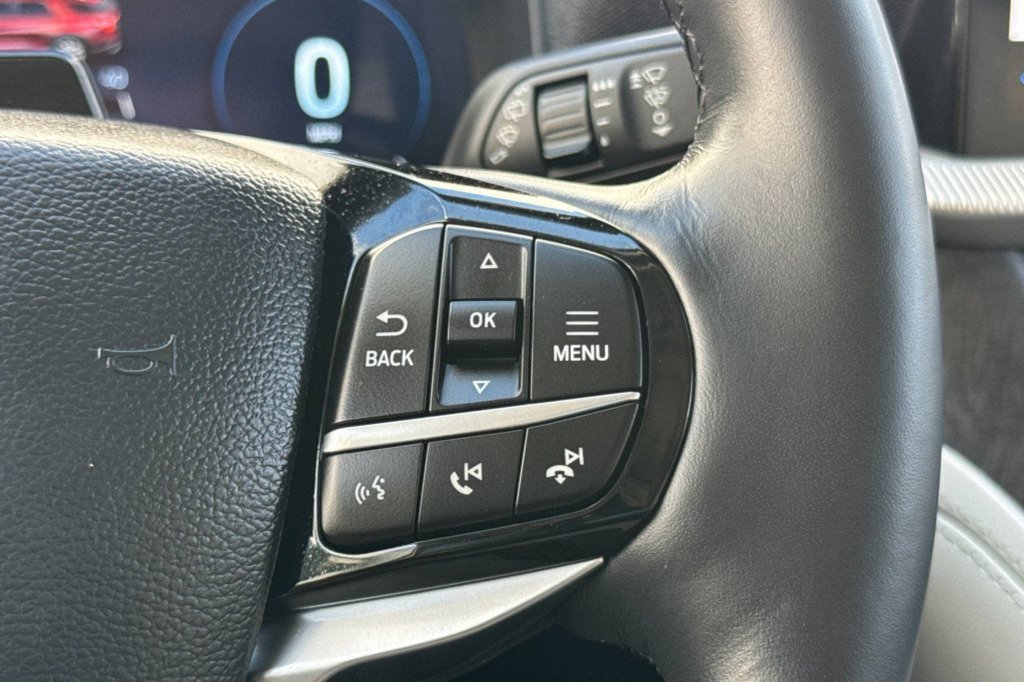 Used 2025 Ford Explorer Platinum w/ Ultimate Package RWD image 34