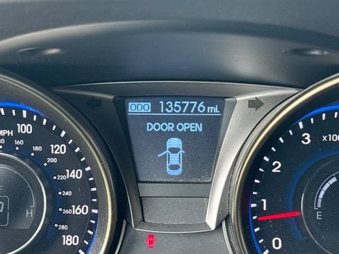Used 2015 Hyundai Genesis 3.8 RWD image 17