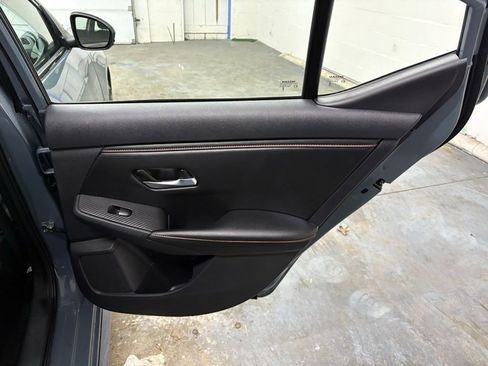 Used 2025 Nissan Sentra SR FWD image 14