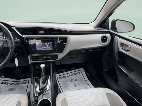 Used 2017 Toyota Corolla LE w/ Carpet Mat Package (TMS) FWD image 23