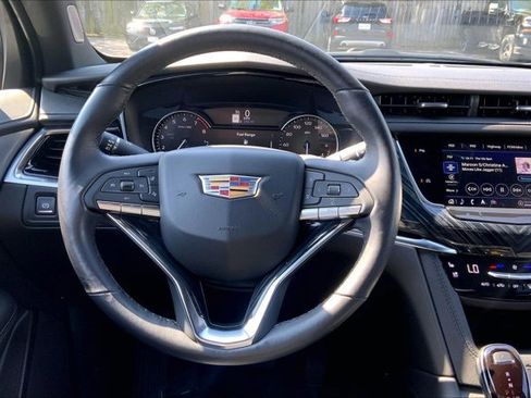 Used 2024 Cadillac XT6 Premium Luxury AWD/4WD image 4