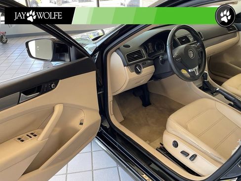 Used 2014 Volkswagen Passat TDI SE FWD image 9