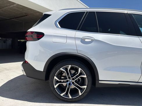 Used 2026 BMW X5 xDrive40i w/ Premium Package AWD/4WD image 5