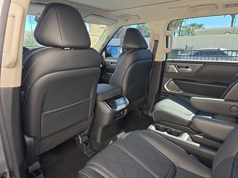 Certified 2025 INFINITI QX80 Sensory image 12