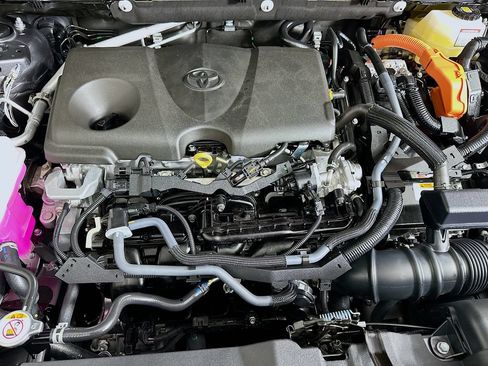 Certified 2025 Toyota RAV4 XLE AWD/4WD image 29