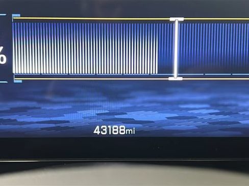 Used 2025 Chevrolet Equinox EV RS FWD image 16
