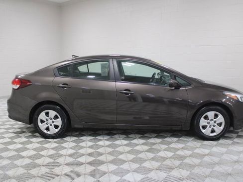 Used 2018 Kia Forte LX image 13