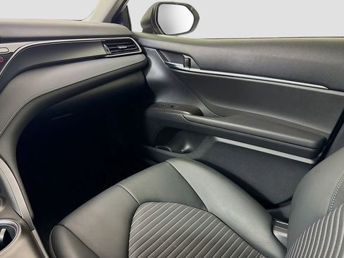 Used 2023 Toyota Camry SE image 20