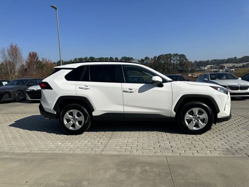 Used 2020 Toyota RAV4 XLE image 9