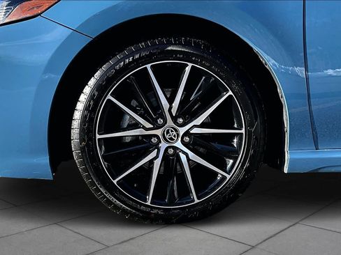 Used 2024 Toyota Camry SE image 10