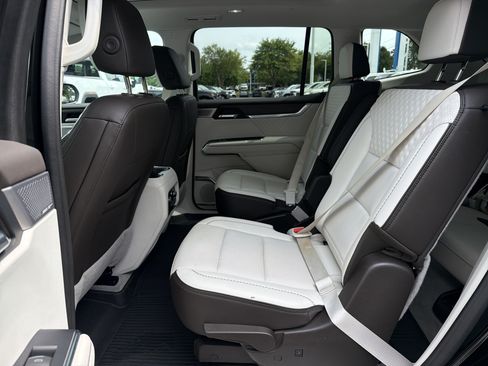 Used 2024 GMC Acadia Denali w/ Super Cruise Package AWD/4WD image 32