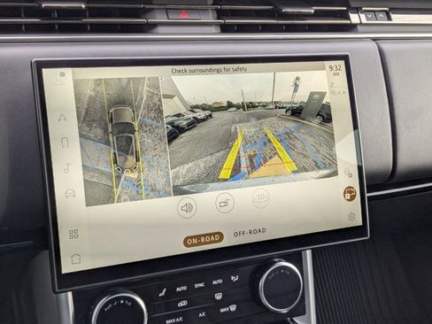 Used 2023 Land Rover Range Rover Autobiography image 13