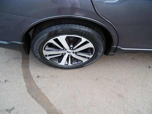 Used 2018 Subaru Outback 2.5i Limited AWD/4WD image 33
