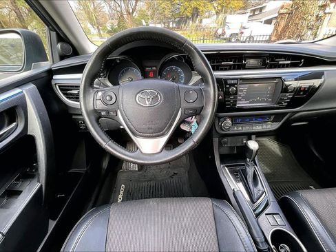 Used 2014 Toyota Corolla S image 5