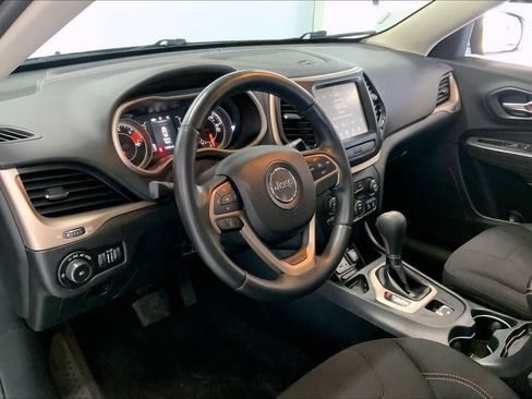 Used 2016 Jeep Cherokee 75th Anniversary FWD image 2