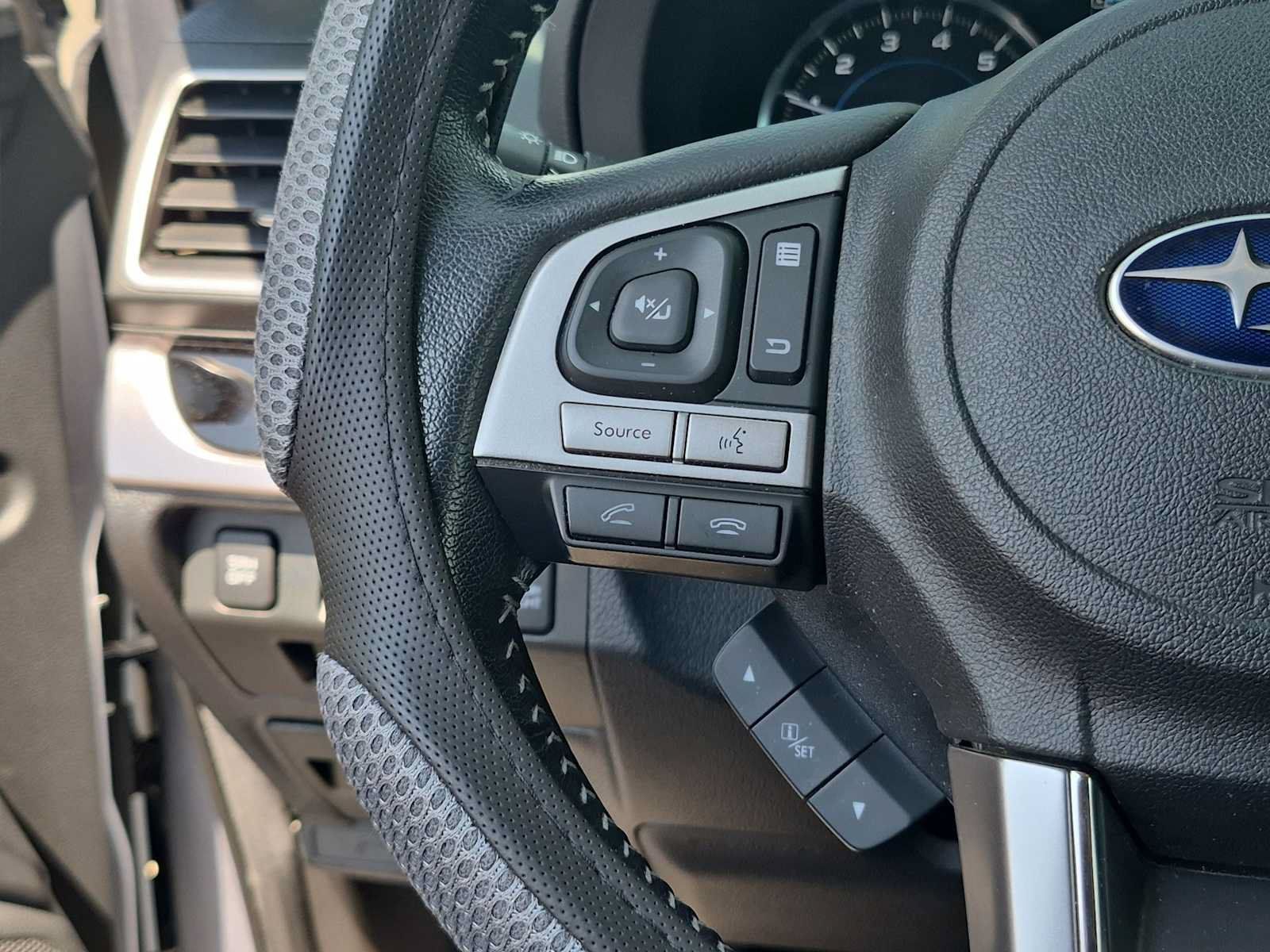 Used 2017 Subaru Forester 2.5i Touring AWD/4WD image 24