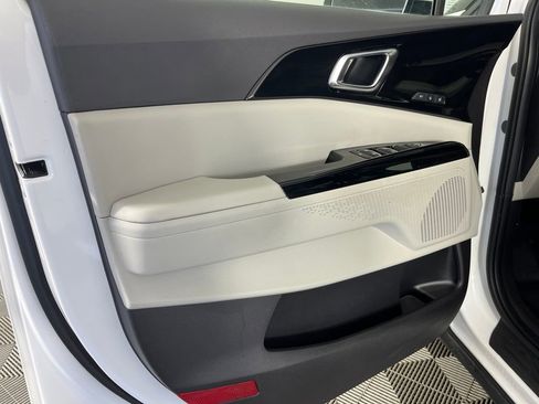 Used 2024 Kia Carnival SX image 10