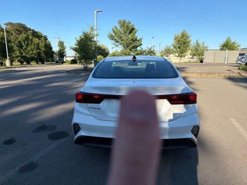 Used 2023 Kia Forte LXS FWD image 7