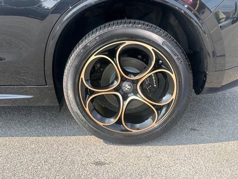 Used 2025 Alfa Romeo Stelvio Sprint image 8