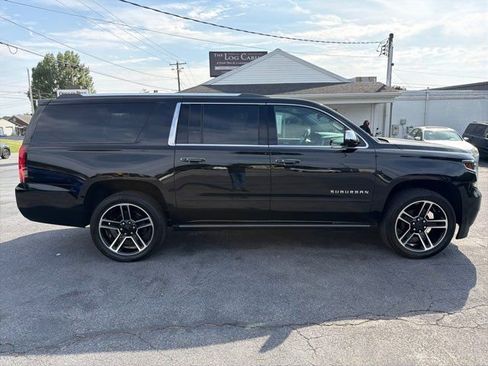 Used 2017 Chevrolet Suburban Premier AWD/4WD image 6