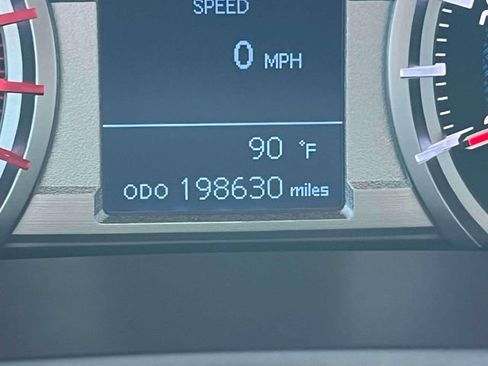 Used 2016 Toyota 4Runner SR5 AWD/4WD image 38