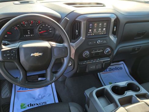 Used 2023 Chevrolet Silverado 1500 Custom image 24