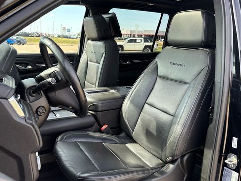 Used 2021 GMC Yukon XL Denali w/ Denali Ultimate Package image 13