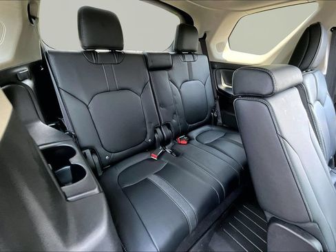 Used 2025 Honda Pilot Touring image 20