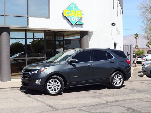 Used 2019 Chevrolet Equinox LT w/ Driver Convenience Package image 4